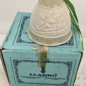 Lladro 1988 Collectors Porcelain Bell Ornament 5.525 Campanita‎ Navidad